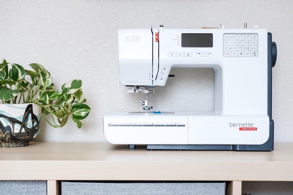 Bernette 38 Review_Computerized Sewing Machine